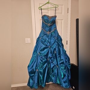 Elegant Blue Strapless Gown
